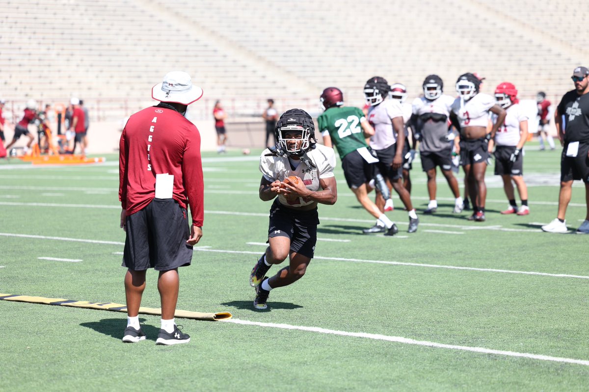 nkárisma tweet media