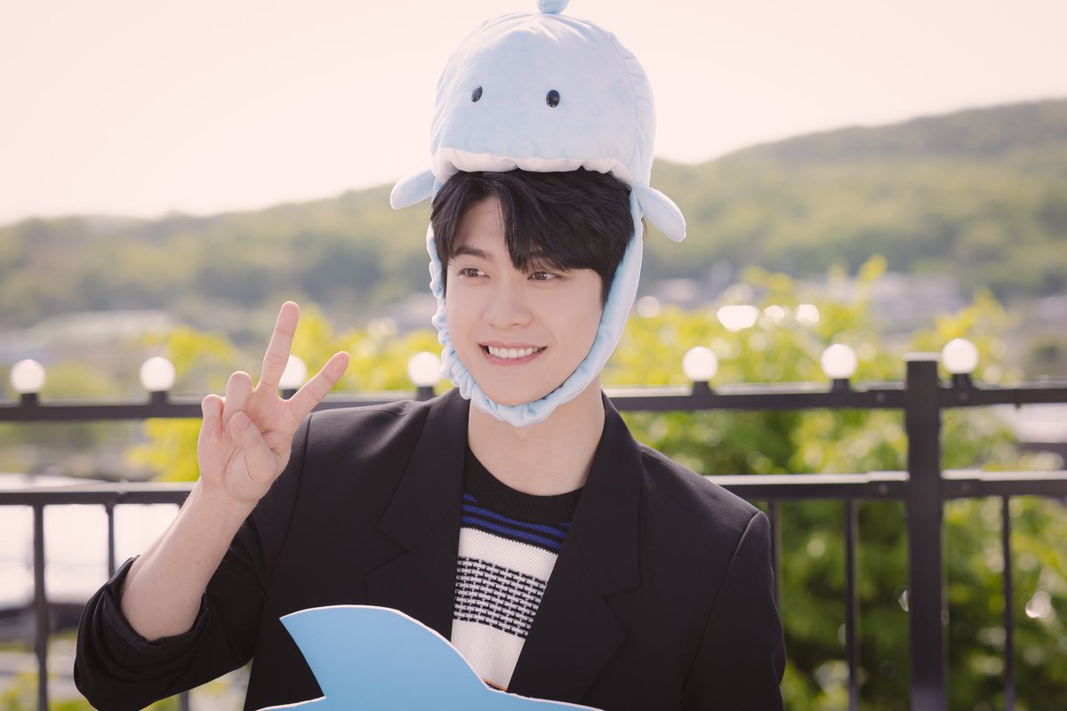 manofcreation0's tweet photo. 내가 돼줄게요
변호사님 전용 포옹의자🧡 
우영우 변호사님에게 
이준호씨라는 포옹의자는 양보할게요! 
대신 우린 강폭스🦊? 
아니 오늘은 강돌고래🐬를 데려가겠습니다

#강태오 #kangtaeoh 
#맨오브크리에이션 #manofcreation
#이상한변호사우영우 #이준호 
#명예소방관보다 #변호사님전용포옹의자 https://t.co/ReWRGsUf26