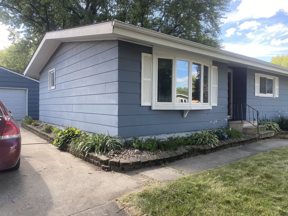 Benjaminandera's tweet image. So excited to finally own my own home with @daph_andera 🏡🏡