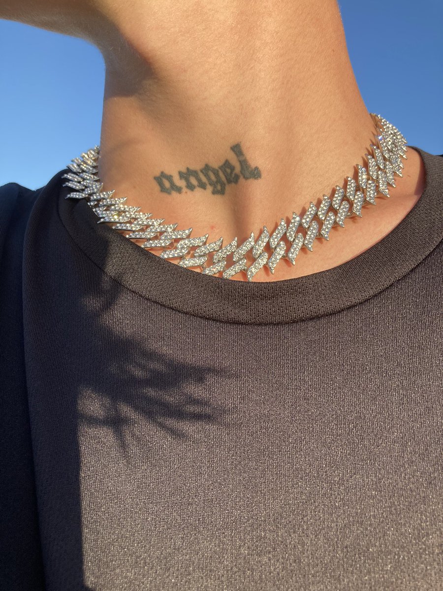 🦇 tweet media