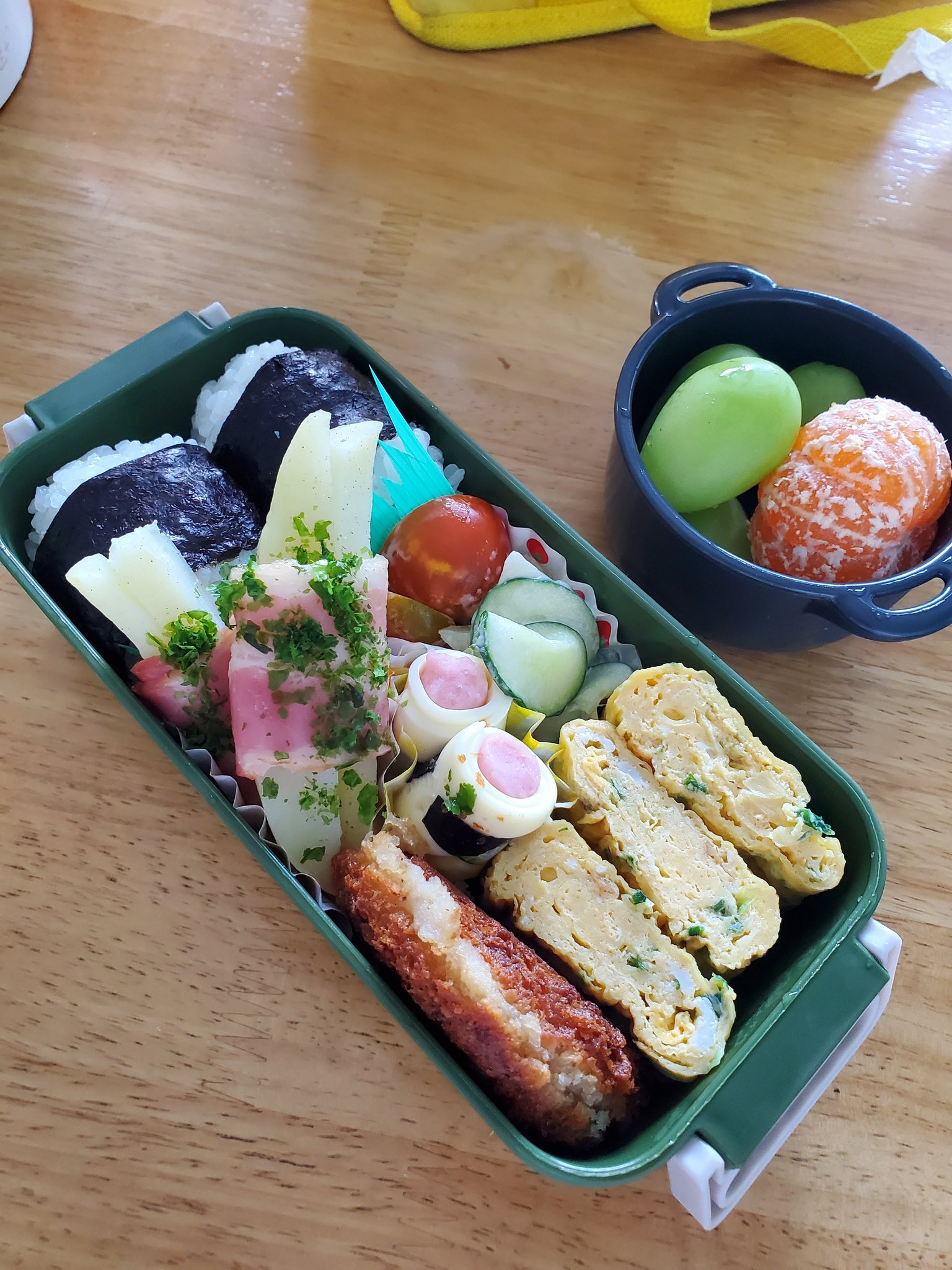 むねりん 本日の娘のお弁当 おかずが圧倒的に多い 小学校2年生の娘には多すぎたかな 頂き物の粒の大きなシャインマスカットとみかんをフルーツに お弁当記録 小学生女子 キャラ勉はあまり作らない派 T Co Dz48ryxbjy Twitter むねりん 本日の娘のお弁当 おかずが圧倒的に多い 小学校2年生の娘には多すぎたかな 頂き物の粒の大きなシャインマスカットとみかんをフルーツに お弁当記録 小学生女子 キャラ勉はあまり作らない派 T Co Dz48ryxbjy Twitter