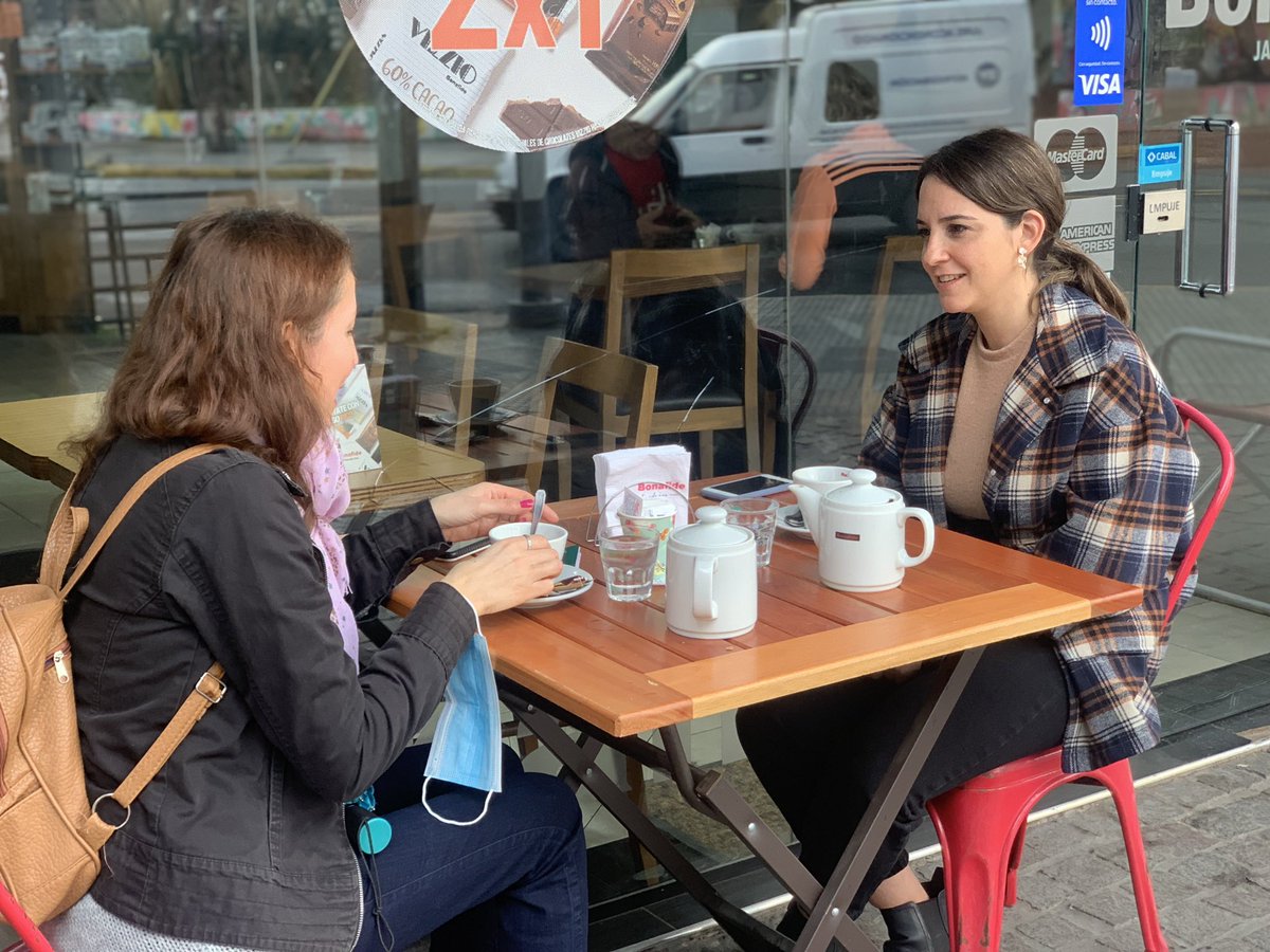 Como muchos otros vecinos, Carina decidió sumarse a la comisión de educación e involucrarse en construir un Hurlingham mejor 💪
📲Vos también podés hacerlo, dejanos tu comentario o envianos un mensaje y te contamos cómo