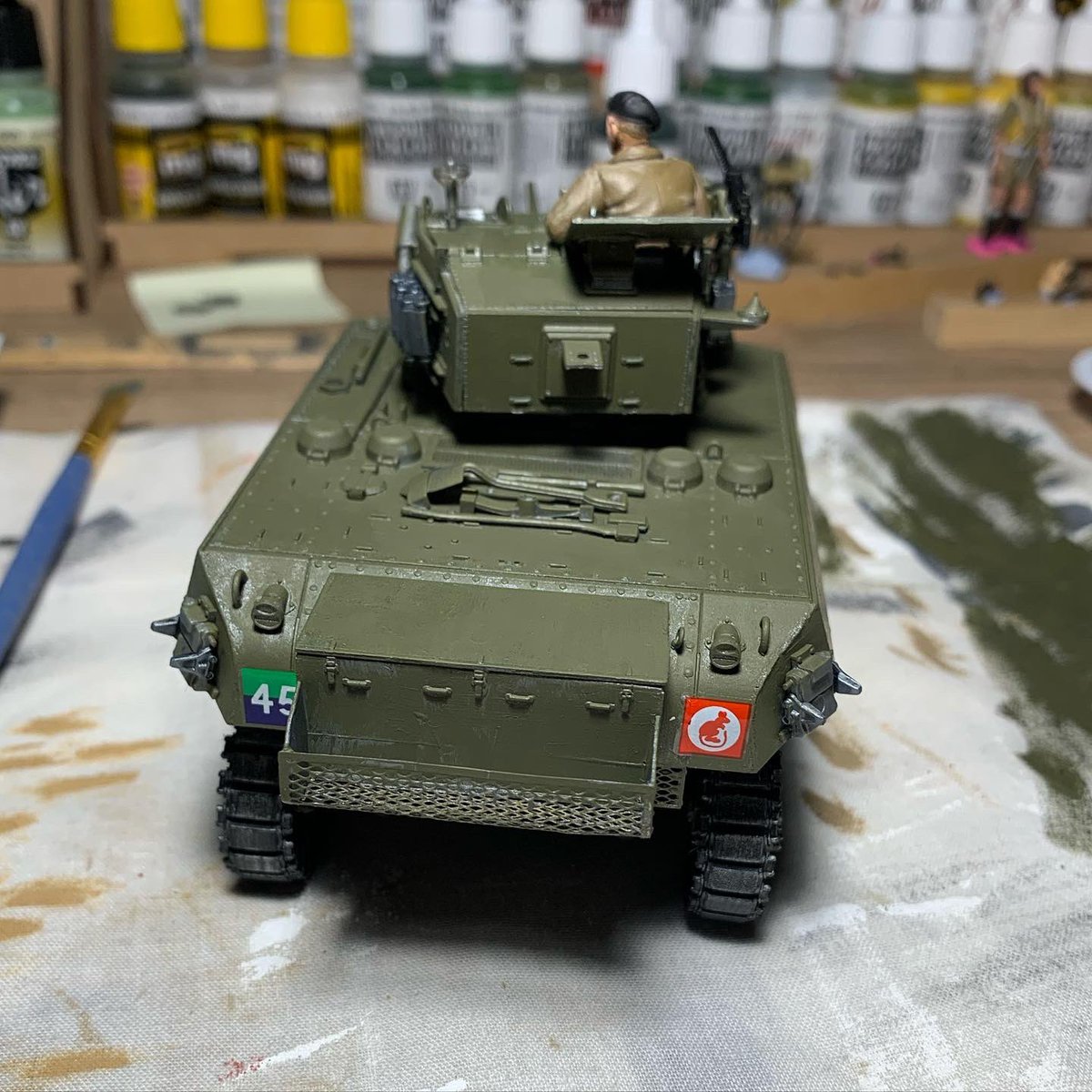 Neil_Seward1's tweet photo. Almost finished. A reconnaissance M3A3 Stuart of the 8th Kings Royal Irish Hussars, 7th Armoured Division - the famous Desert Rats. Just need to touch up a few details and weather her and sheโll be finished.
#royalirishhussars #desertrats #7tharmoureddivision #stuarttank #diorama https://t.co/ulW7k0p4np
