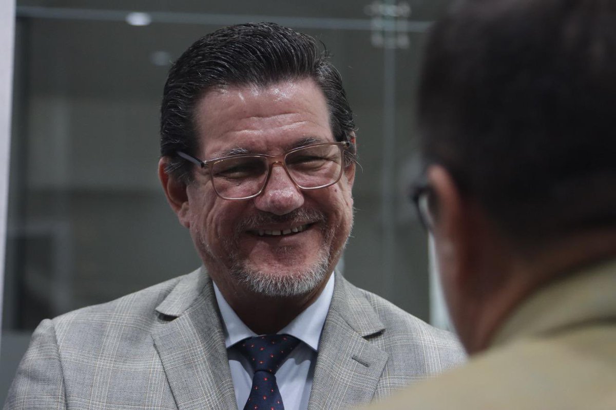 AgriculturaEc's tweet photo. “Apostamos al cultivo de cáñamo, así como apostamos por todos nuestros cultivos, por que sabemos que el futuro del CBD en Ecuador será próspero”, mencionó, el Subsecretario de Comercialización Oscar Torres, en su intervención del futuro del CBD en Ecuador.
#InnovamosElAgro 🌱 https://t.co/ZHs17gbOmE
