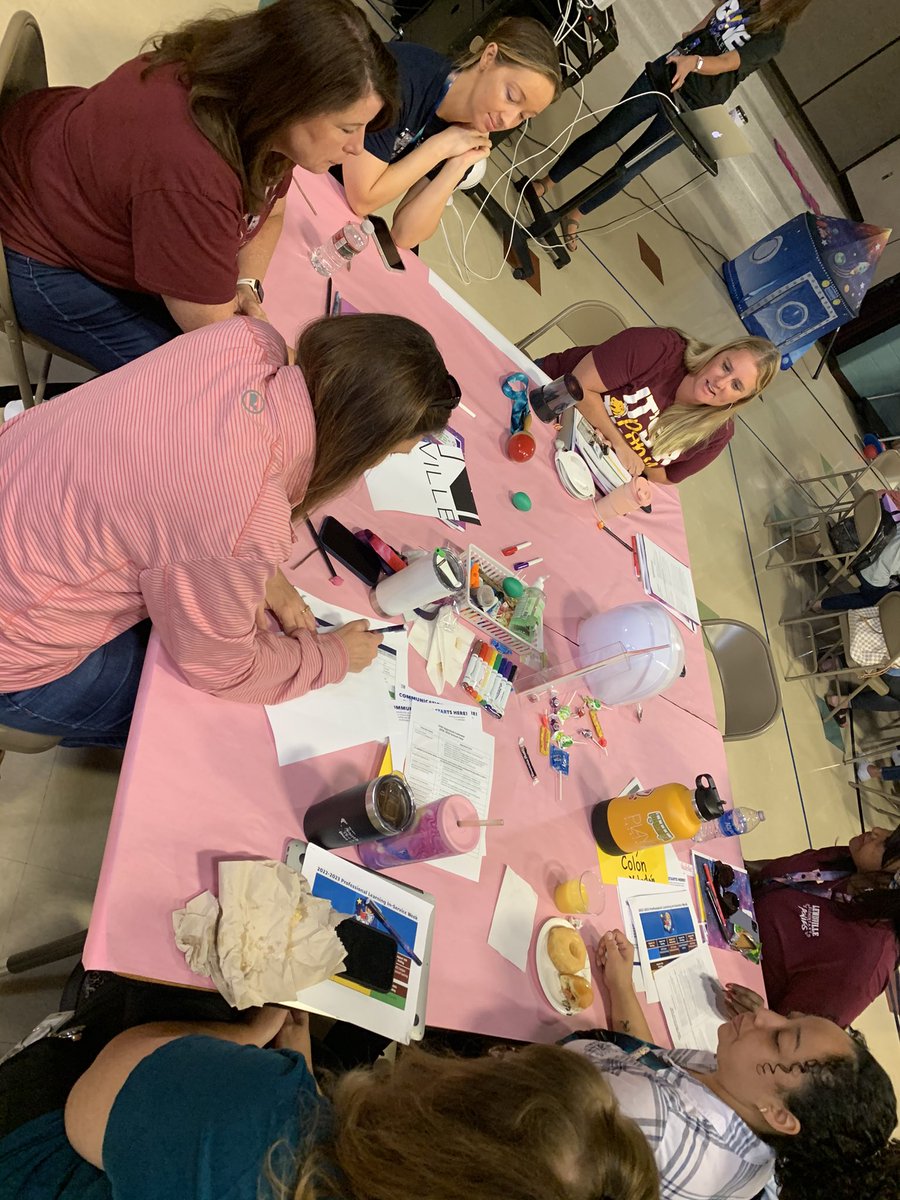 ValdesNativ's tweet photo. We began our day collaborating with our stick together teams @LewisvilleES #theponyway @LoriLitchfield https://t.co/9Tc1Yf6J77