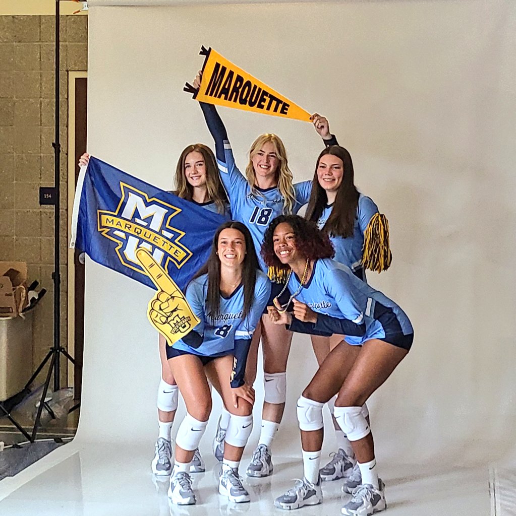 MarquetteVB's tweet photo. 😃📸 #WeAreMarquette https://t.co/EgVfWWRjX1