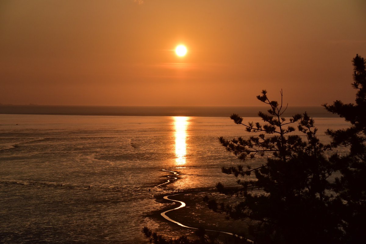 마음의 때는 물속에 들어가 목욕을 한다고 씻어지는 것이 아니다. 생각을 고쳐 지혜를 얻고 자비를 가질 때 마음은 씻겨 깨끗해진다.