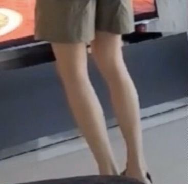 prettiest legs on the prettiest boy ♡