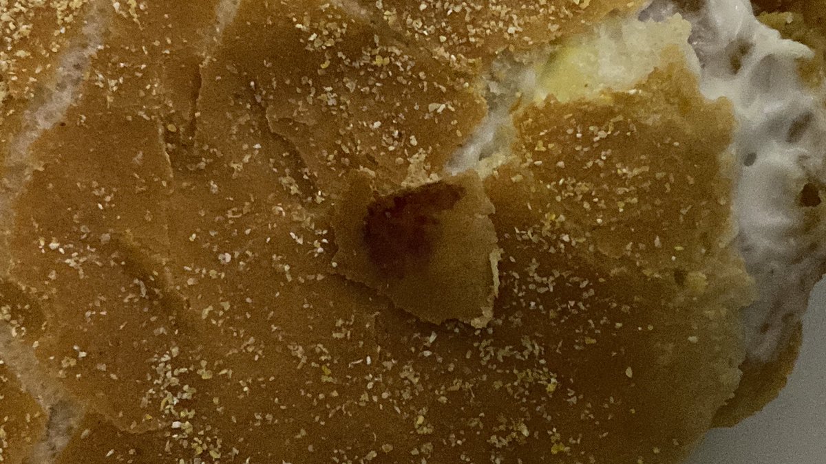 tejas_arya78's tweet photo. @KFC_India there is blood on my burger I going to a file a legal complaint https://t.co/IWJtHCWOFA