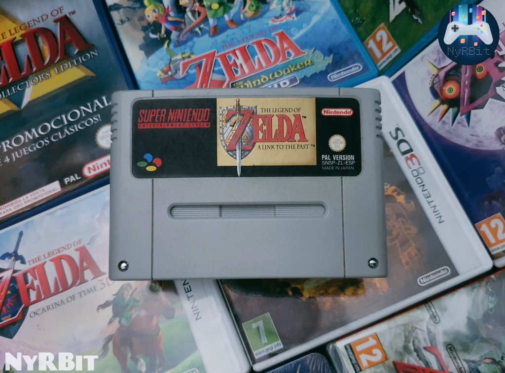 NyRBit's tweet photo. @MrRocket454 @JavierICJ @Bany_York @Siferval @Cafelitoypastas @LongDaysOf @SirArturo3 @ionztomo16 @patrileiva7 @nawmaron El mejor Zelda: A Link to the Past.
Además de Snes, lo disfruté mucho en GBA por potabilidad y textos en Español.
- Mapeado extenso y variado
- Diseño de mazmorras magistral
- Puzzles extraordinarios e ingeniosos
- Gráficos y jugabilidad imperecedera en el tiempo
Una obra de arte https://t.co/UA64m3hSzy
