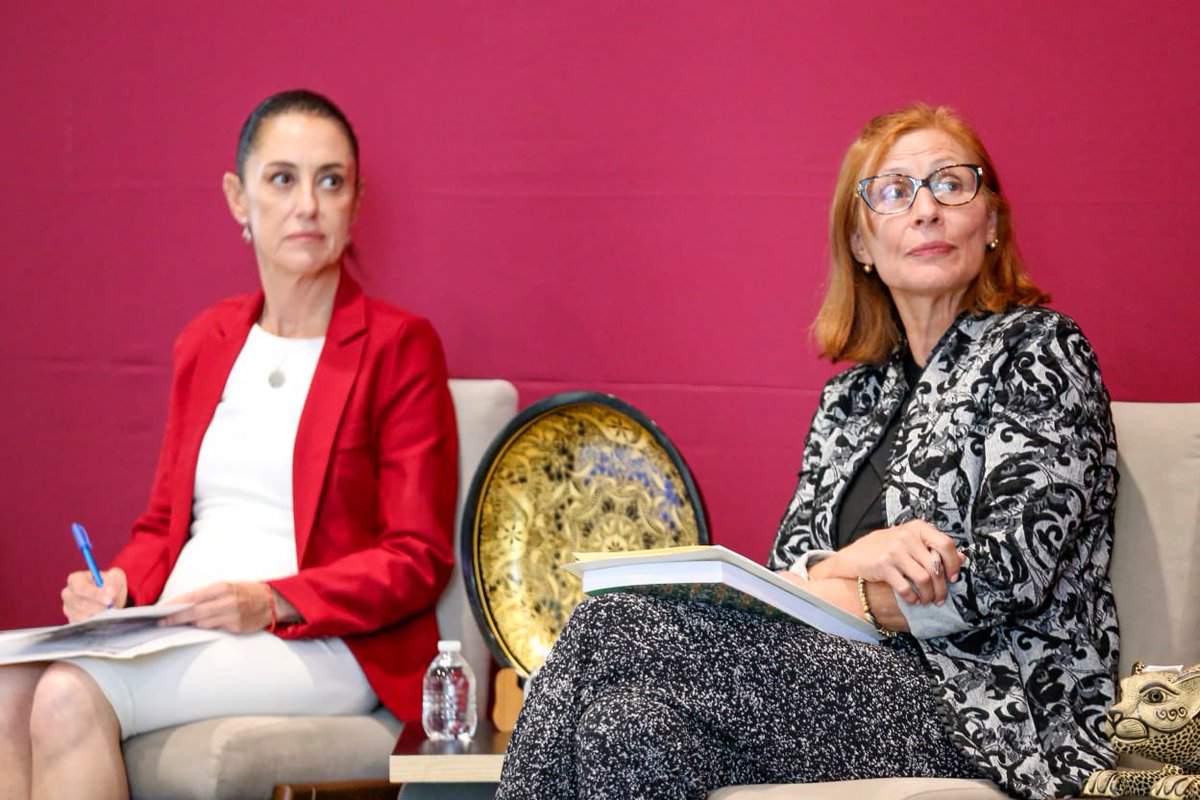 tatclouthier's tweet photo. Presentamos el proyecto de #Impulso al Sector #Fílmico para apoyar la industria y a su talento humano. El objetivo es que #Mx sea un país #líder en la #creación de contenido audiovisual. @Claudiashein compartió su experiencia con #sedecos y líderes del sector que nos acompañaron. https://t.co/C6C5Ry1BVN