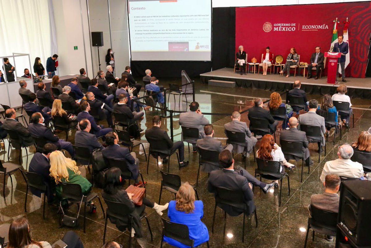 tatclouthier's tweet photo. Presentamos el proyecto de #Impulso al Sector #Fílmico para apoyar la industria y a su talento humano. El objetivo es que #Mx sea un país #líder en la #creación de contenido audiovisual. @Claudiashein compartió su experiencia con #sedecos y líderes del sector que nos acompañaron. https://t.co/C6C5Ry1BVN