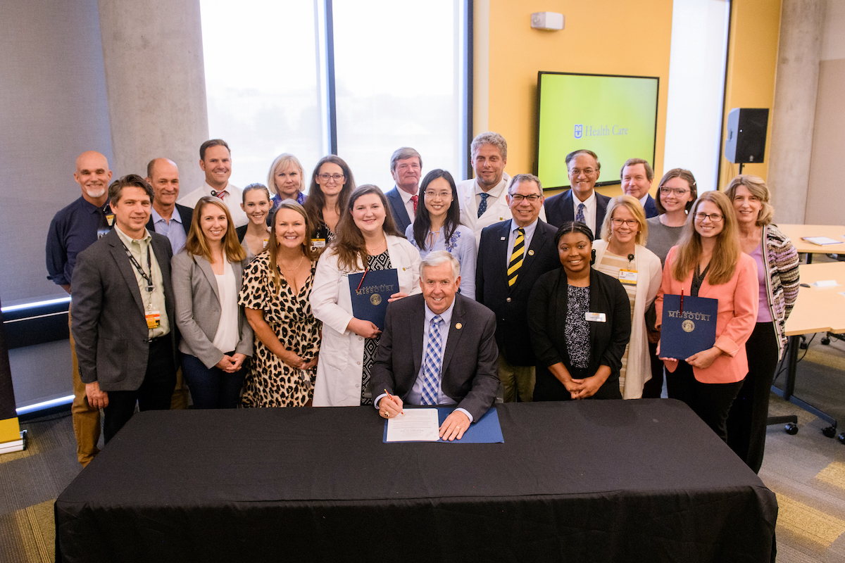 MU Health Care and @mumedicine leaders welcomed @GovParsonMO Wednesday as he announced $2.5 million in state funding for smoking cessation and prevention efforts. The additional state funding is projected to save the state $21 million in future health care costs.