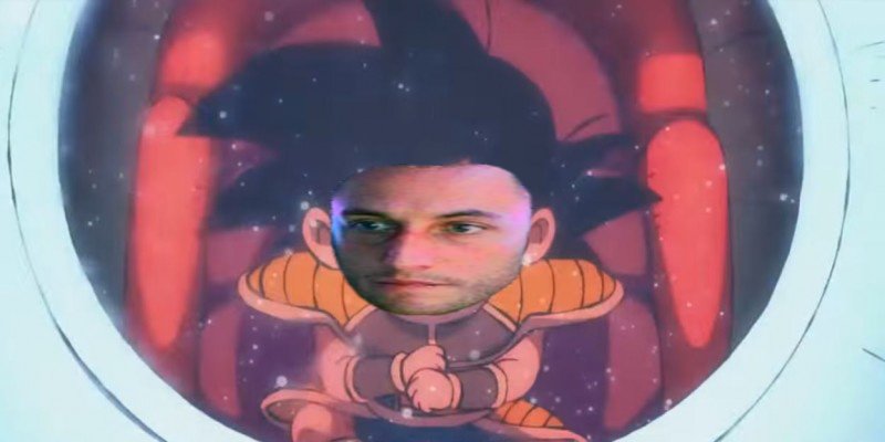 Tras las sospechas de Bardock sobre el emperador Freezer, el guerrero decide tomar una cápsula y enviar a su pequeño hijo lejos del peligro que se aproximaba en el Planeta Vegeta