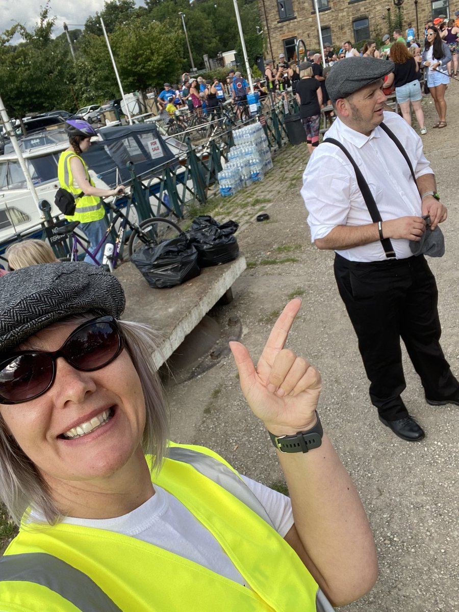 DawnSG2010's tweet photo. Another fabulous #FlatCap5 race by #DewsburyRoadRunners this evening. Great turnout and excellent organisation. Well done to everyone who took part. Hope you enjoyed the pie n peas @UKRunChat @dewsflatcap5 https://t.co/dCThx9nd8f