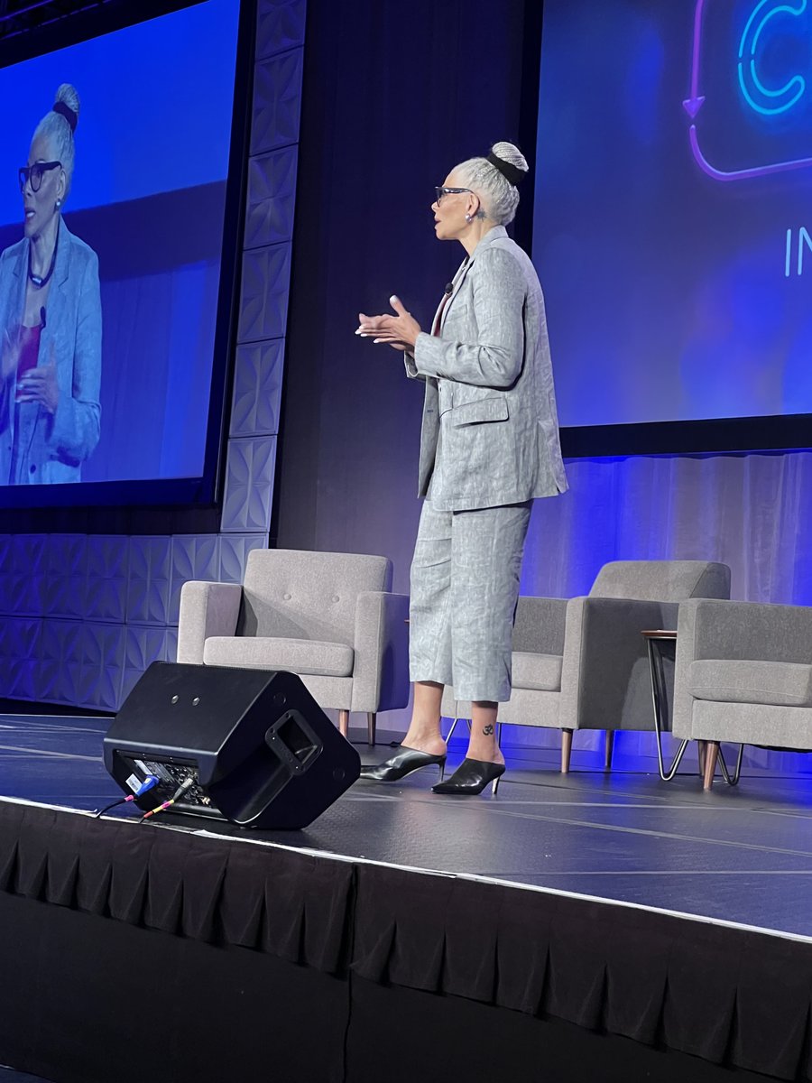 jdc_llc's tweet photo. Ginny Clarke delivered inspiration at #CEMASummit22: Be a conscious and intentional leader, serving others with trust. Intentionality opens the door to an attendee experience filled with genuine delight.

@cemaonline #corporateevents #eventmarketing #eventmanagement https://t.co/sXrq63xEXJ