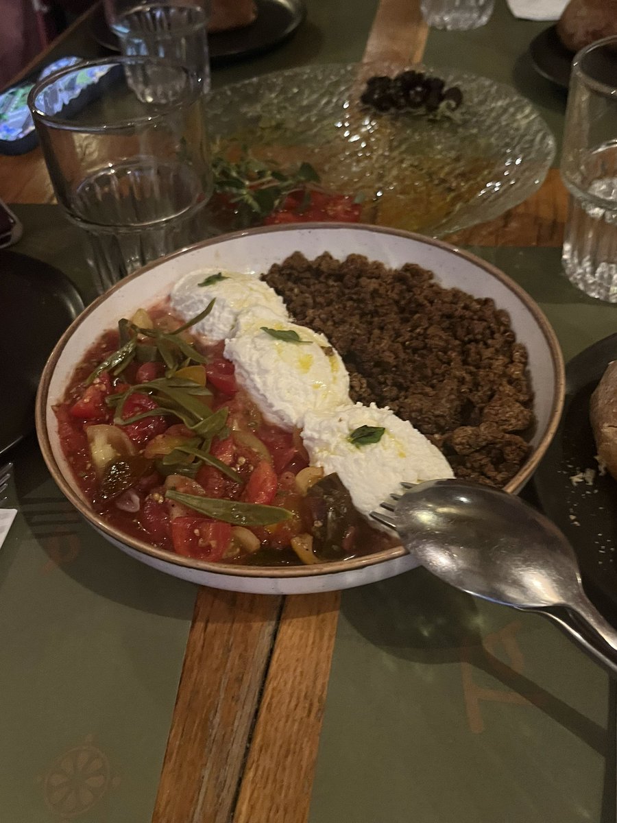 SimonTSN690's tweet photo. Day 11 #ComeVisitGreece π¬π·π¨π¦
#VeryLateSupper #LateDinningIsGreat
#CretanSalad
#Dakos
#FriesCheese
#FatFish https://t.co/SbWiDgTOl6