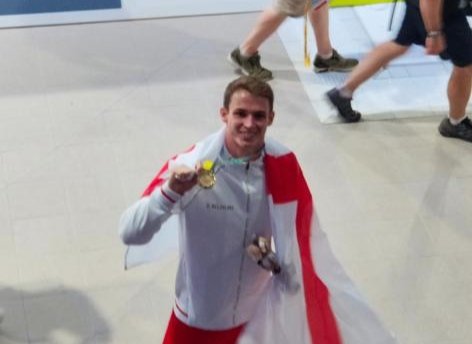 TheHankridge's tweet photo. @BenProud a friend of The Bank now holding double Gold after winning the 50m Freestyle at the Commonwealth Games
Congratulations Ben 🥇🥇 https://t.co/vNPutV9hzo