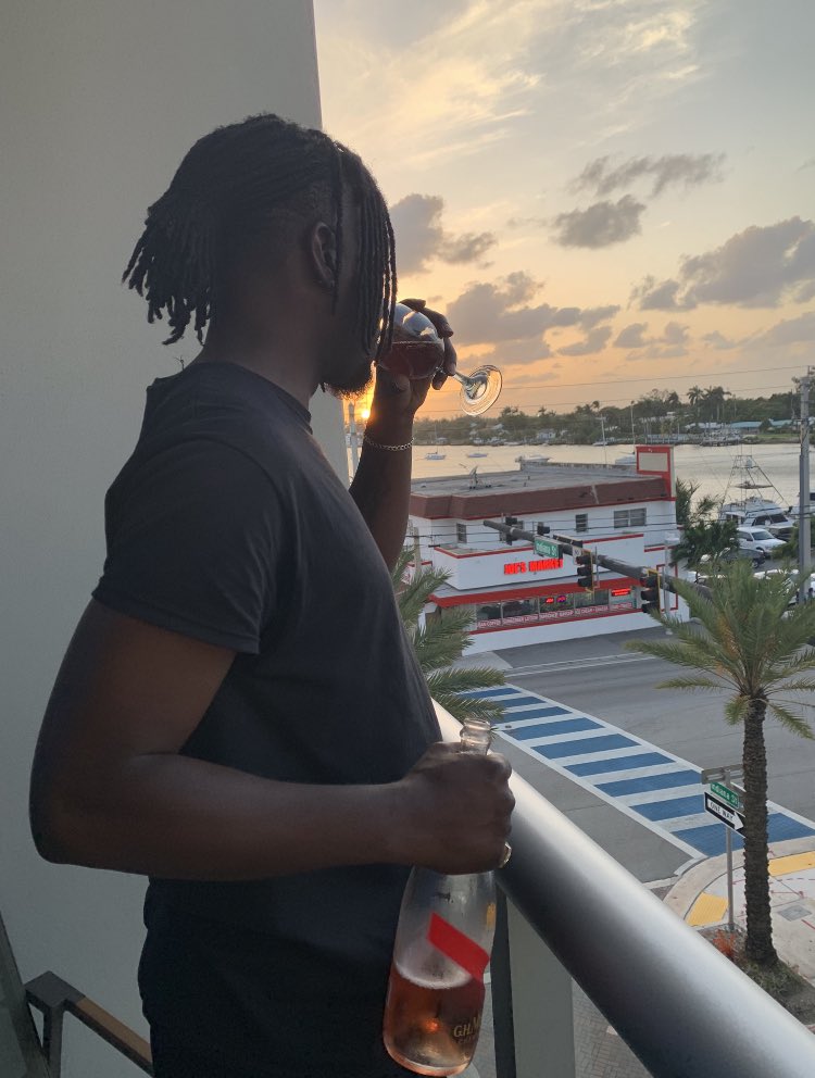 lowkeyfr's tweet photo. https://t.co/5GRsMUwb1u