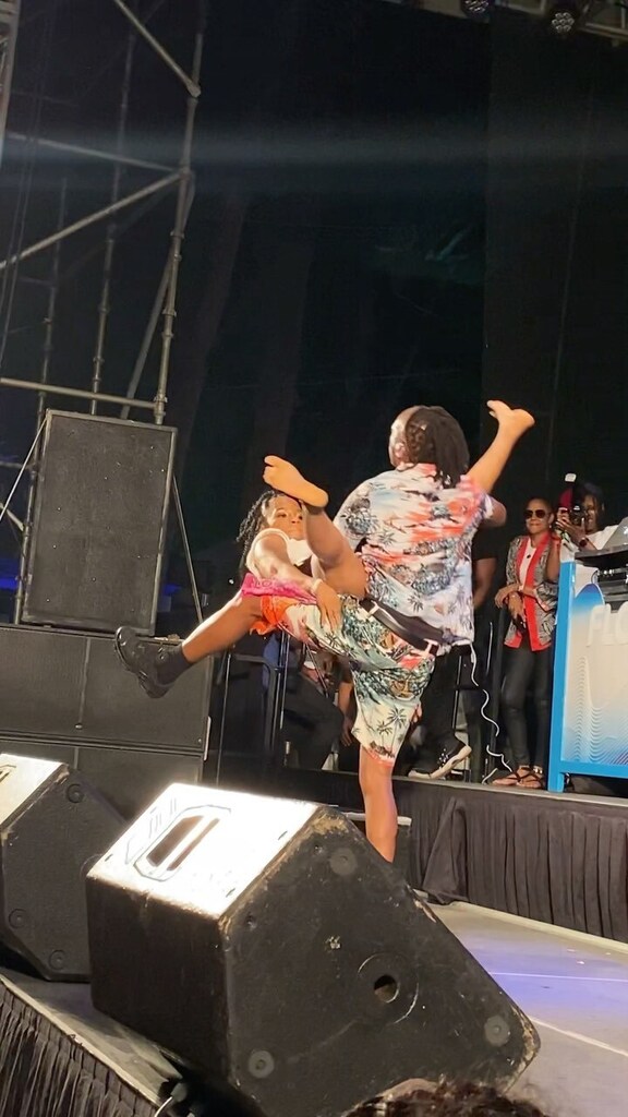 BazodeeMag's tweet photo. Lil Rick @lilrickhd brought all his usual bad behaved energy to his energetic performance at Soca on De Hill @socaondehill yesterday.
#barbados #bazodeemag #cropover #lovecropover #cropover2022 #socaondehill #lilrick https://t.co/zCTORiMbHe https://t.co/Bp9gcqBx9i