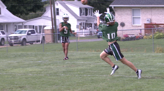 TJEck_TV's tweet photo. The #20YardDash rolls on tonight.  We wrap up the Valley District with a look at @BwayFB: https://t.co/eSarpUe1fy https://t.co/Ztcrm3IWLw