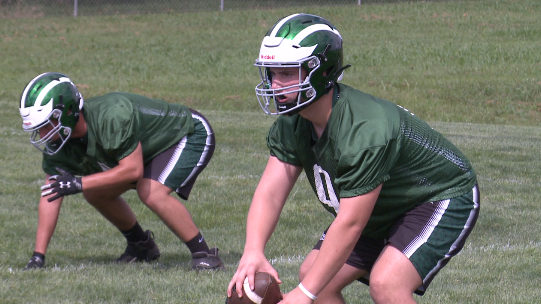 TJEck_TV's tweet photo. The #20YardDash rolls on tonight.  We wrap up the Valley District with a look at @BwayFB: https://t.co/eSarpUe1fy https://t.co/Ztcrm3IWLw