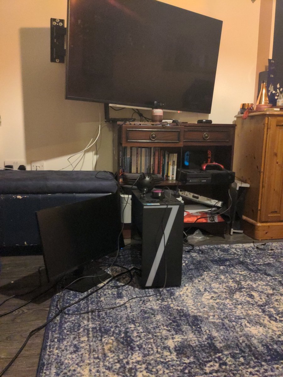 sadstarboy_'s tweet photo. Due to technical difficulties (me not knowing wtf I'm doing) the stream is being delayed until Sunday. You can blame my mother for wanting to play a game only available to me on Xbox One. Help me! https://t.co/cyGYOprTrj