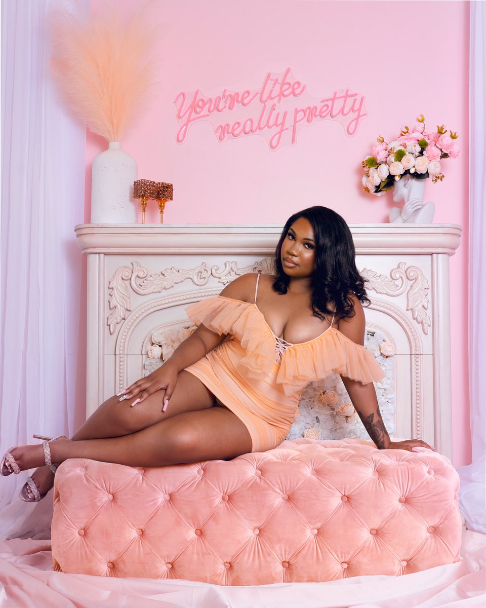 SammyXSky's tweet photo. Pretty In Pink 🎀

Photographer: @SammyXSky 
Creative Director: @SammyXSky 
Set Stylist: @SammyXSky 

Client: Savannah https://t.co/9QIf8VDgoY