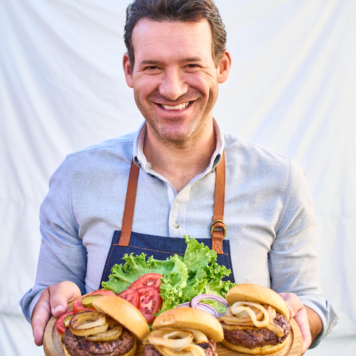 Beef's tweet photo. We get it, Tony: we're all smiles when Beef, burgers and barbecues are involved, too.

What's your favorite part of grilling in the summer? Let us know in the comments below. 

#BeefFarmersAndRanchers #BeefUpSummer https://t.co/ixZEFKxtxV