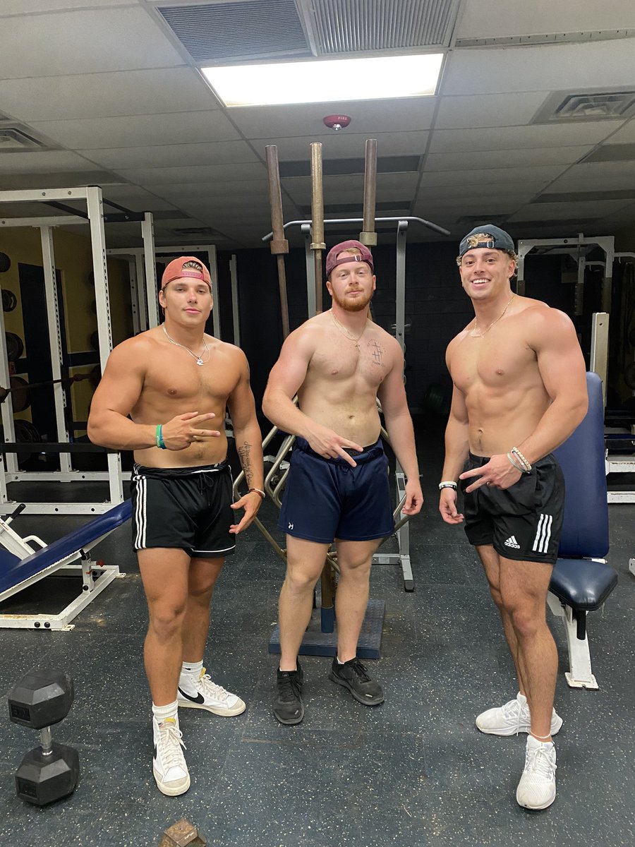 JadenAshby1's tweet photo. Good lift with the guys!!! @jsturnerr @andrewwaters002 #Wood https://t.co/9vVwrBwcwP