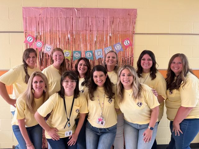 LindzMillbrooks's tweet photo. Our 4th and 5th grade teachers are ready to start the school year in the morning ! #teamdcs #DCESPositivity #proudadmin https://t.co/0ZNktgiReC