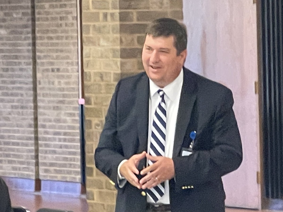 Dr. Gary Willow (@garywcps) on Twitter photo <a href="/DaveSovine/">Dr. David Sovine</a> sharing his personal story with parents, staff, and community members at Williamsport High School. There are five more listening sessions! Next session is at North Hagerstown on 8/8 at 6pm <a href="/wcpsmd/">WCPS Maryland</a> <a href="/DaveSovine/">Dr. David Sovine</a> sharing his personal story with parents, staff, and community members at Williamsport High School. There are five more listening sessions! Next session is at North Hagerstown on 8/8 at 6pm <a href="/wcpsmd/">WCPS Maryland</a>