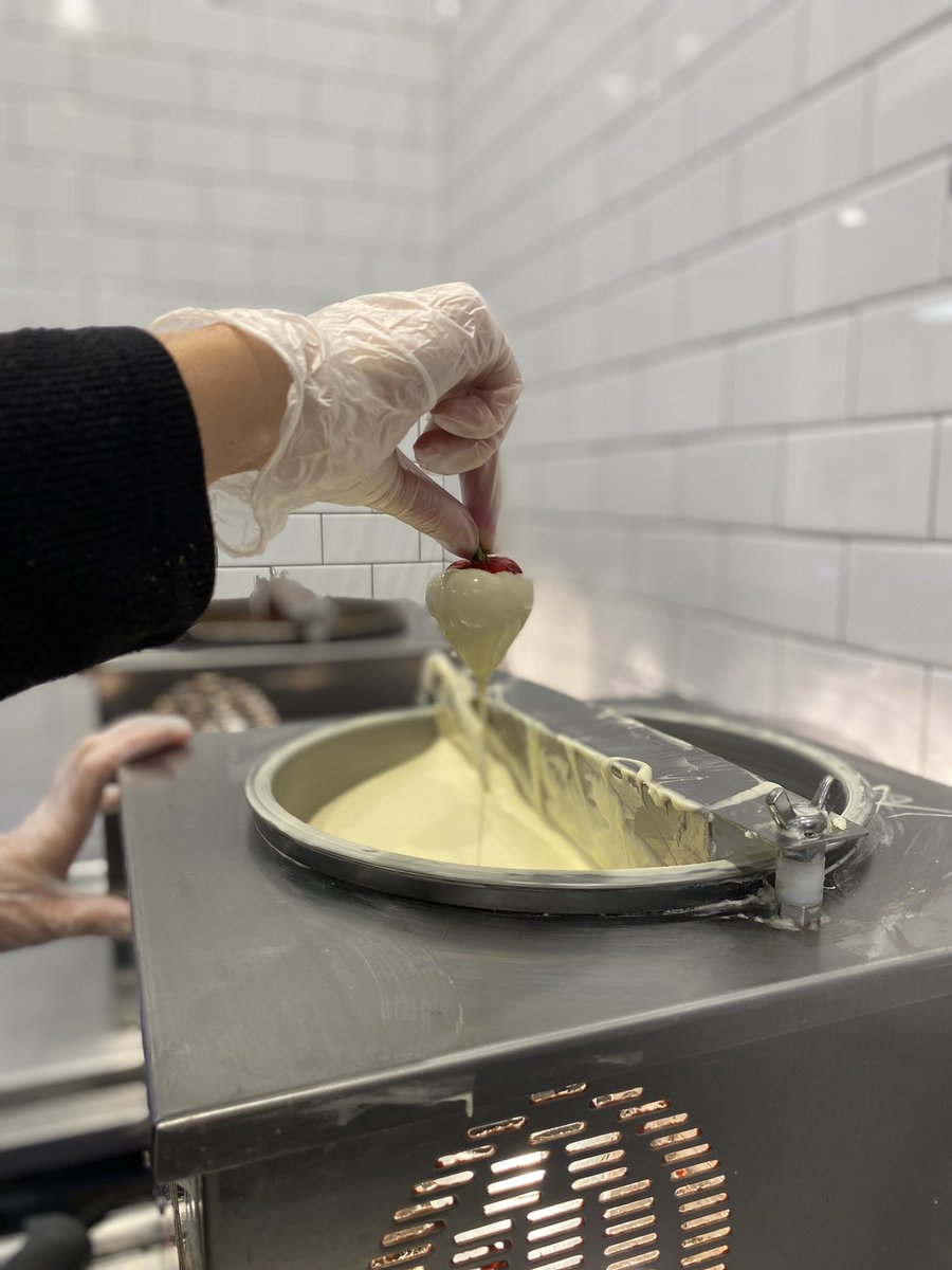 There’s nothing quite like a freshly dipped chocolate treat! Stop in for your favorites today. 🍫
