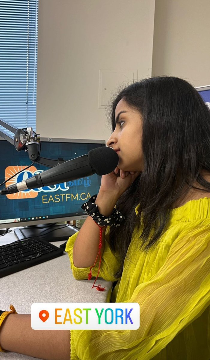 sivaangifanpage's tweet photo. During interview, beautiful in yellow 😍
#Sivaangi @sivaangi_k https://t.co/Gr0Pfls955