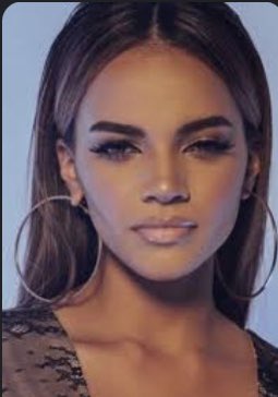 yeudyjimenez's tweet photo. La dominicana Leslie Grace, era la responsable de encarnar a la superhéroe de #DC https://t.co/FBgvu1k43e