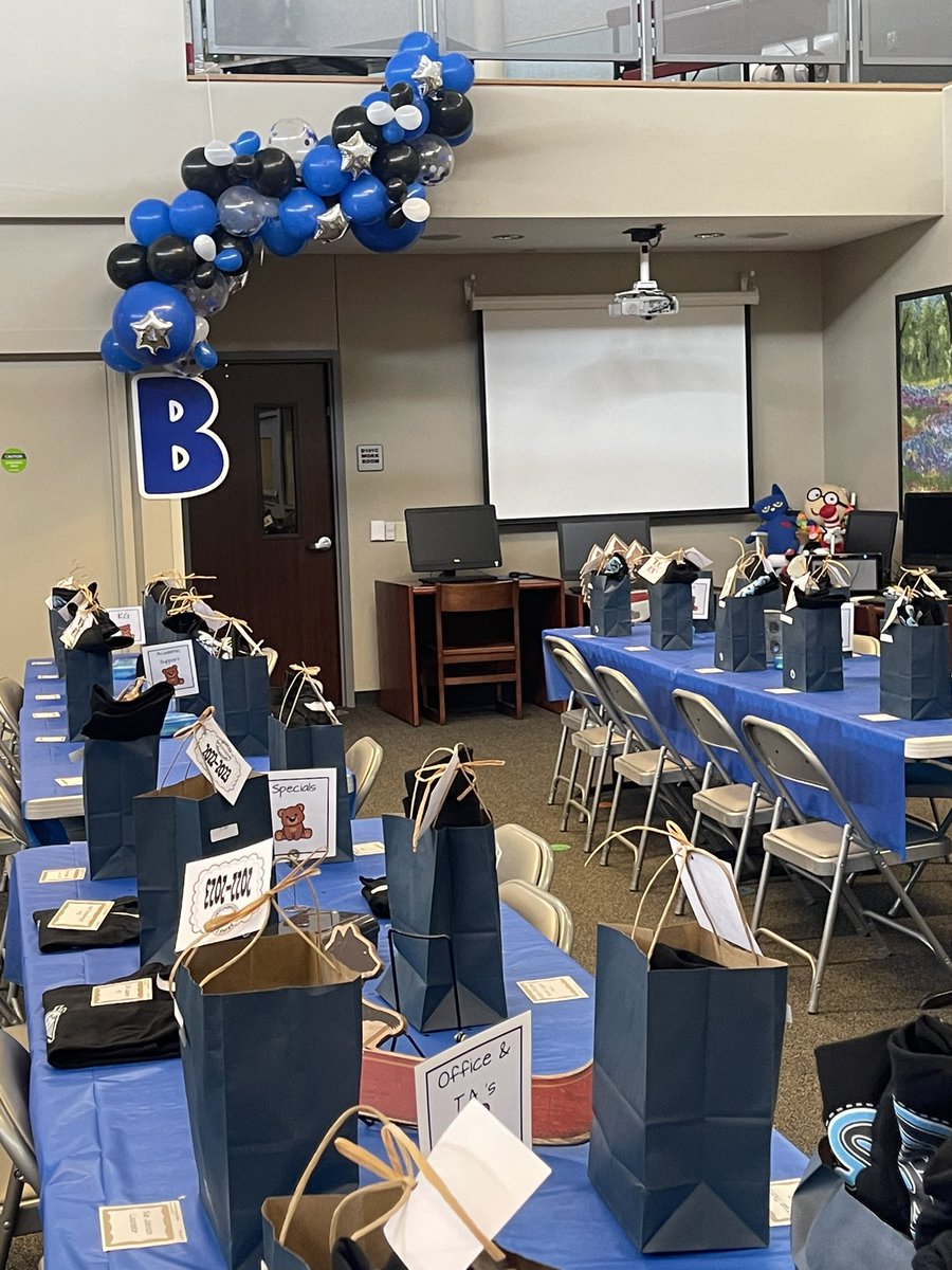JeniaCortes's tweet photo. What an exciting first day back with our staff! We are recharged and ready for 22-23. #BelievePlanoISD #Brinkerbearsbelieve https://t.co/7DXdKM33GI