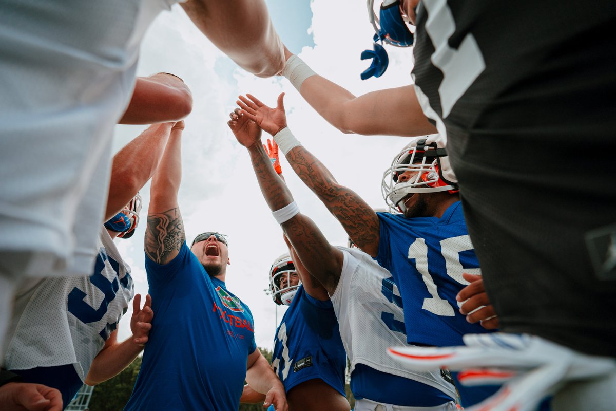 GatorsFB's tweet photo. Day 1 📸

#GoGators | #jOURney https://t.co/B1FaLzjtcy