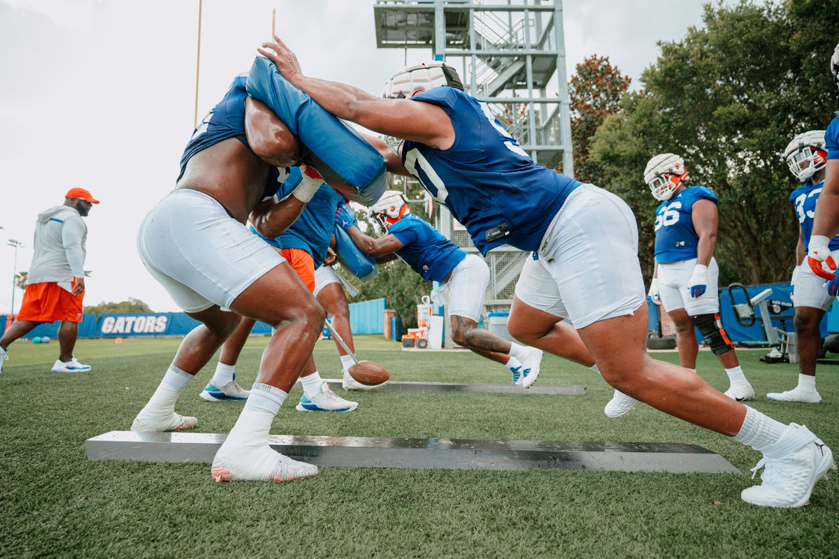 GatorsFB's tweet photo. Day 1 📸

#GoGators | #jOURney https://t.co/B1FaLzjtcy