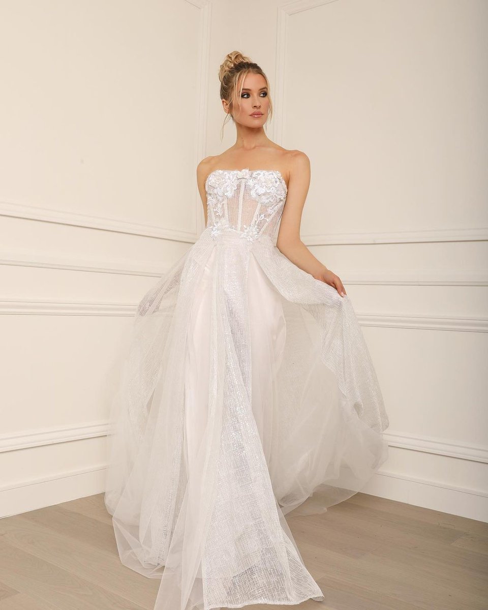 IPAProm's tweet photo. fairy tale potential✨🧚♀️ @NICOLEBAKTI #InternationalProm #IPAProm #NicoleBakti #FormalTogether #IPAProm #IPAPromRetailer #IPADesigner https://t.co/82g2Bqqly7