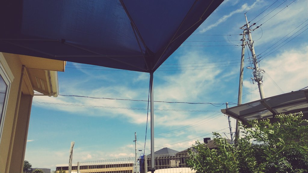 Natrium3H's tweet photo. 恒例の自宅七輪バーベキュー。今回のBGMは、YouTubeで“川のせせらぎ”。雰囲気だけ。ピーマンうま。 https://t.co/XwR2Eeuiod