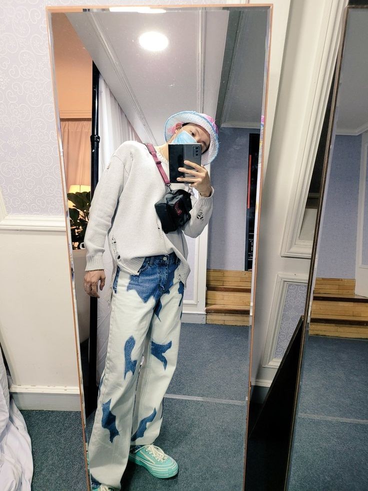 mirror mirror mirror mirror mirror on the wall