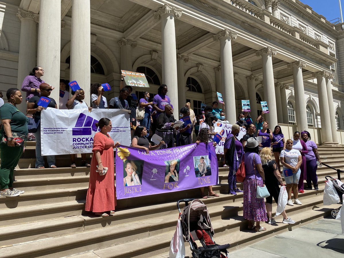 galeabrewer's tweet photo. Today I joined the Sisters in Purple, a coalition of fierce advocates and survivors to call for strengthened laws and resources for survivors. https://t.co/flT7XR8rOP