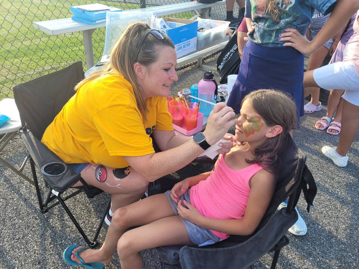 MrsBellanca's tweet photo. National Night Out was a huge success!  Thanks to everyone who came out!💙💛 https://t.co/7ovb2dAAgs