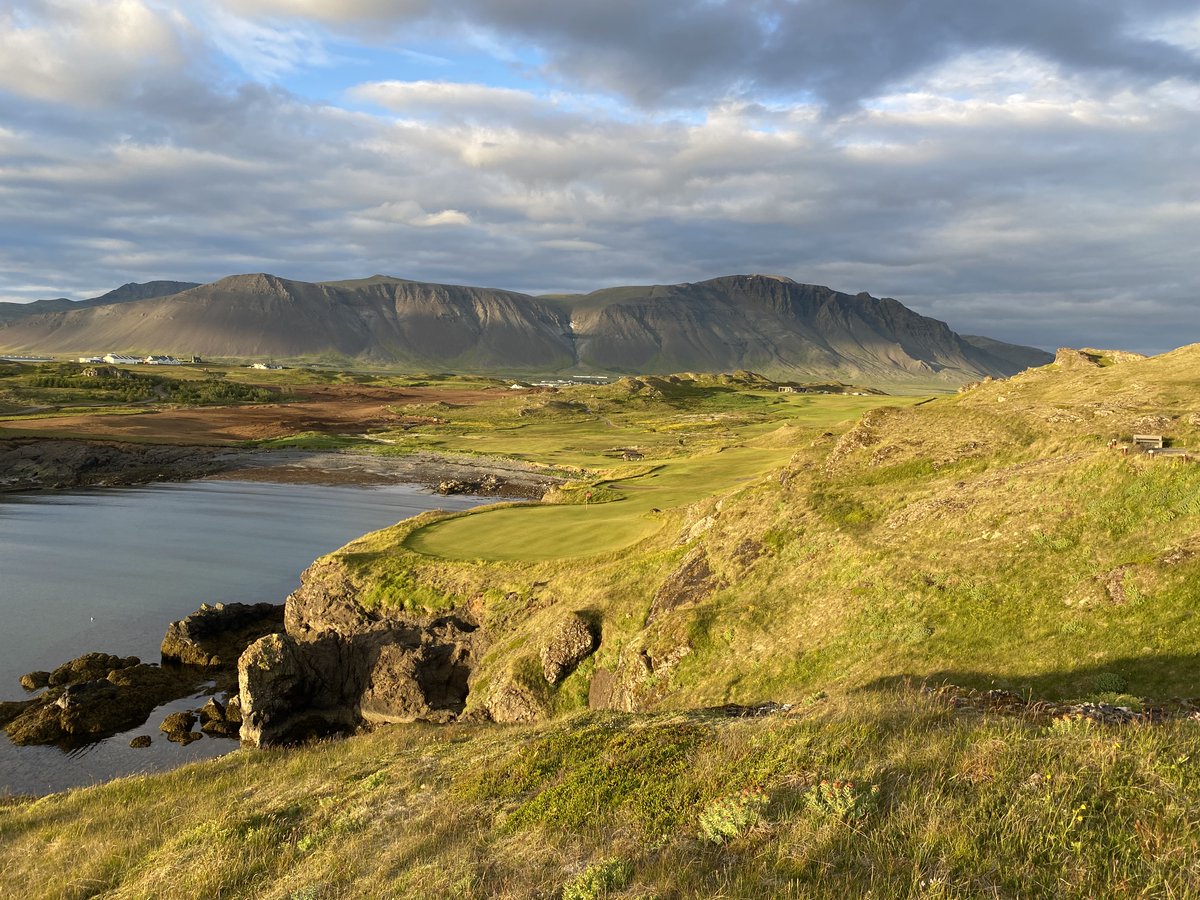 keithduff21's tweet photo. @JezzEllwoodGolf @lofotenlinks Brautarholt in Iceland, 1st green and hole, on EIGCA Annual Meeting last month.  A little later in the evening than Ben's picture! https://t.co/PQrDFJC7B7