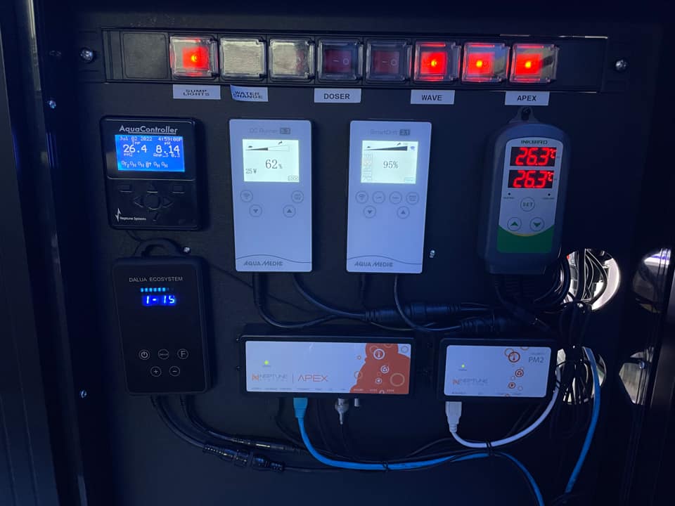 cade_usa's tweet photo. Check out Russell's organizational skills on his CADE 🤤  

“Good Order Is The Foundation Of All Things.” -Edmund Burke  

.
..
.

#cadeusa #cadeaquariums
#fishtank #coralreeftank
#aquarium #reeftank
#reefaquarium #fishtank
#reefaddict #orangize https://t.co/svjycm7X96
