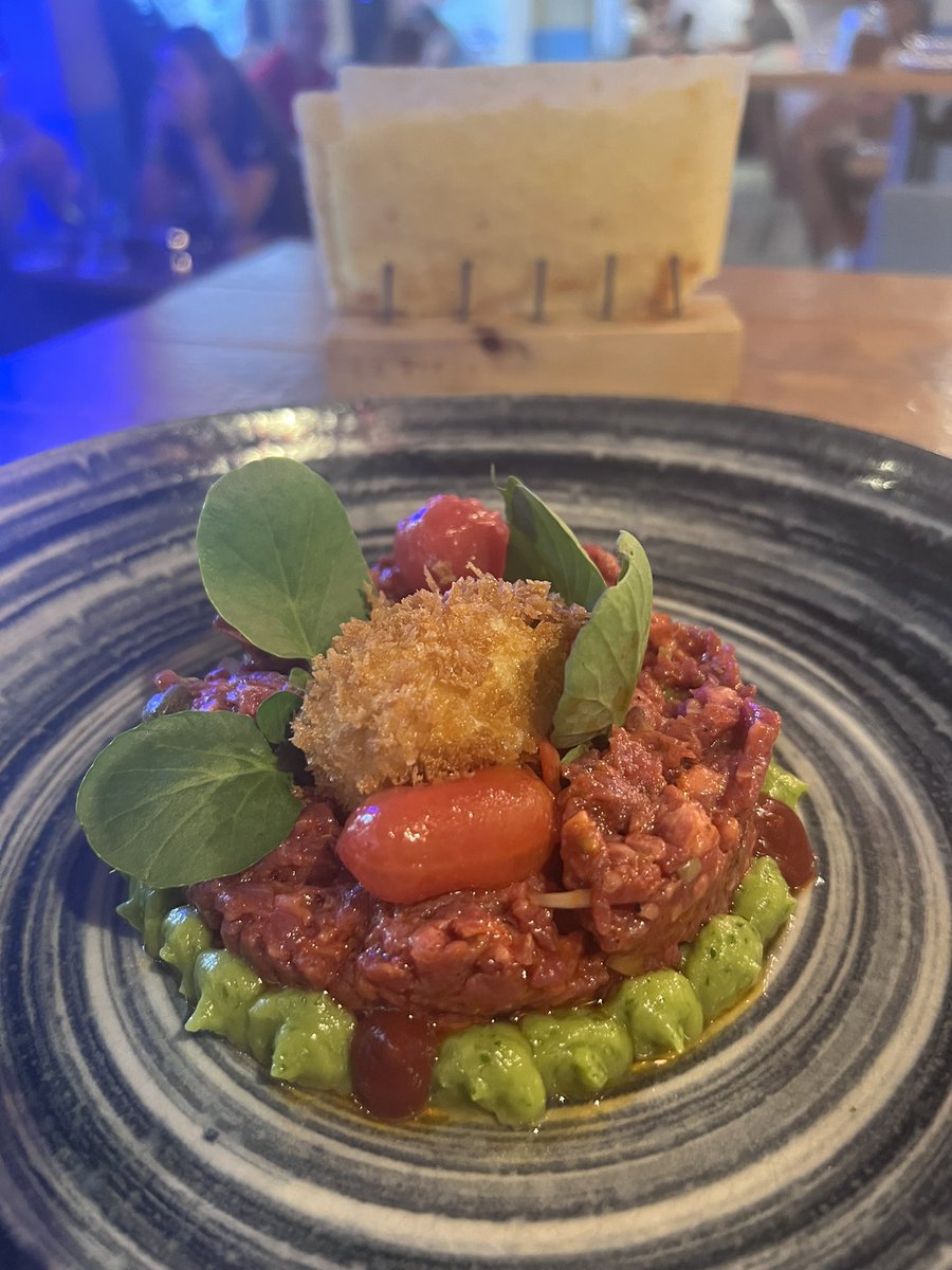 What's Eating DC tweet media