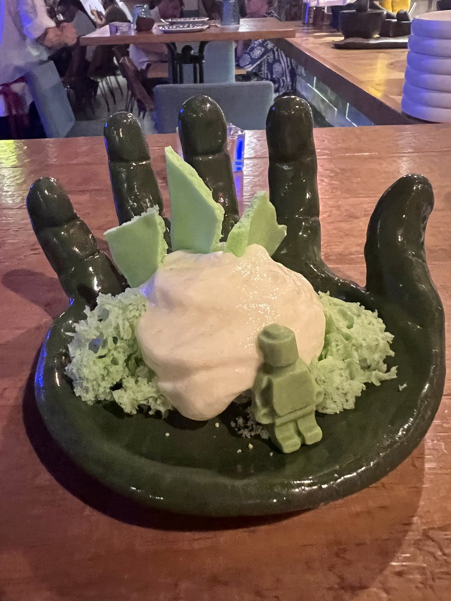 What's Eating DC tweet media