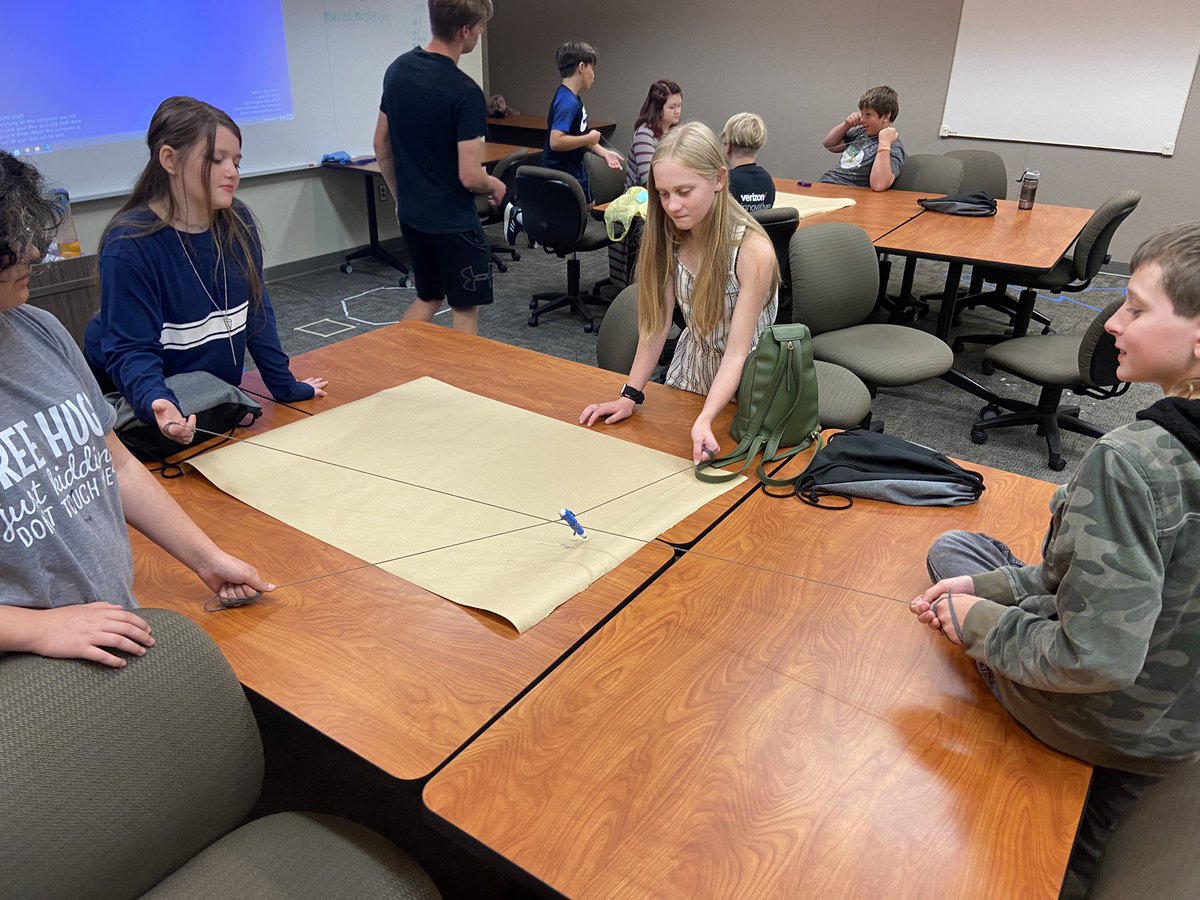 STEM_IA's tweet photo. Team drawing, vision boards, and a wonderful zoom meeting with a #Verizon employee made for another busy day of the #VerizonInnovativeLearning STEM Achievers camp at #NIACC! @myniacc @NACCE https://t.co/3tTWBtbngb