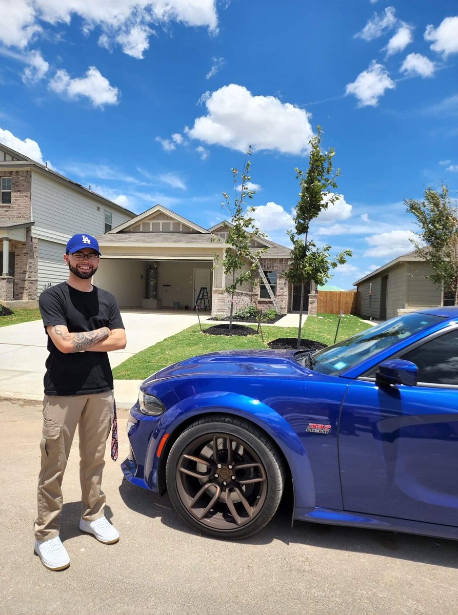 admcorona's tweet photo. officially official a homeowner at 22 🥲🙏🏻 https://t.co/KkQJCiohfj