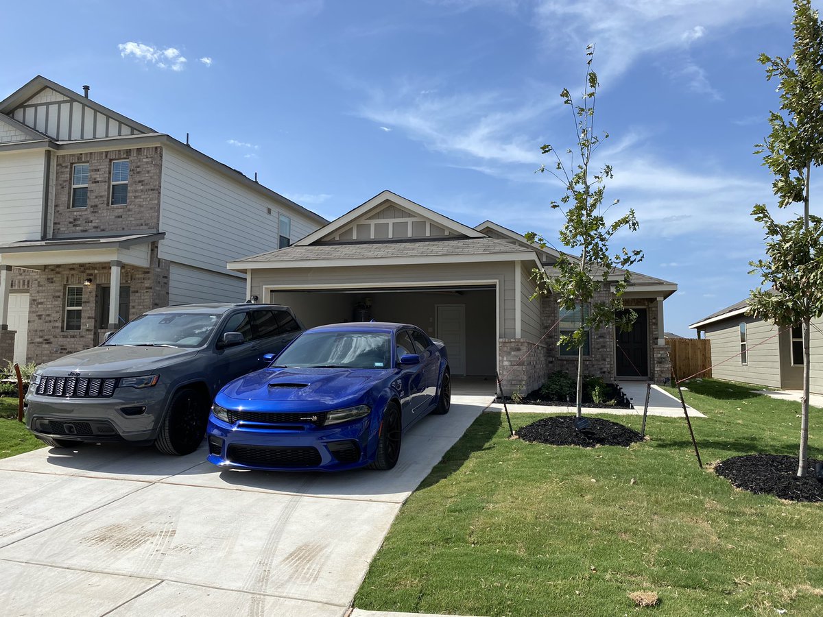 admcorona's tweet photo. officially official a homeowner at 22 🥲🙏🏻 https://t.co/KkQJCiohfj